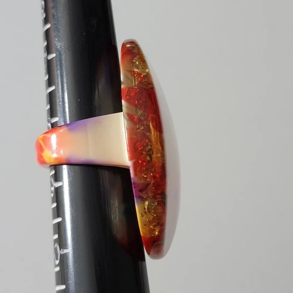 Large Smooth Acrylic Statement Ring Reds Rhinestone 8New without tags R4